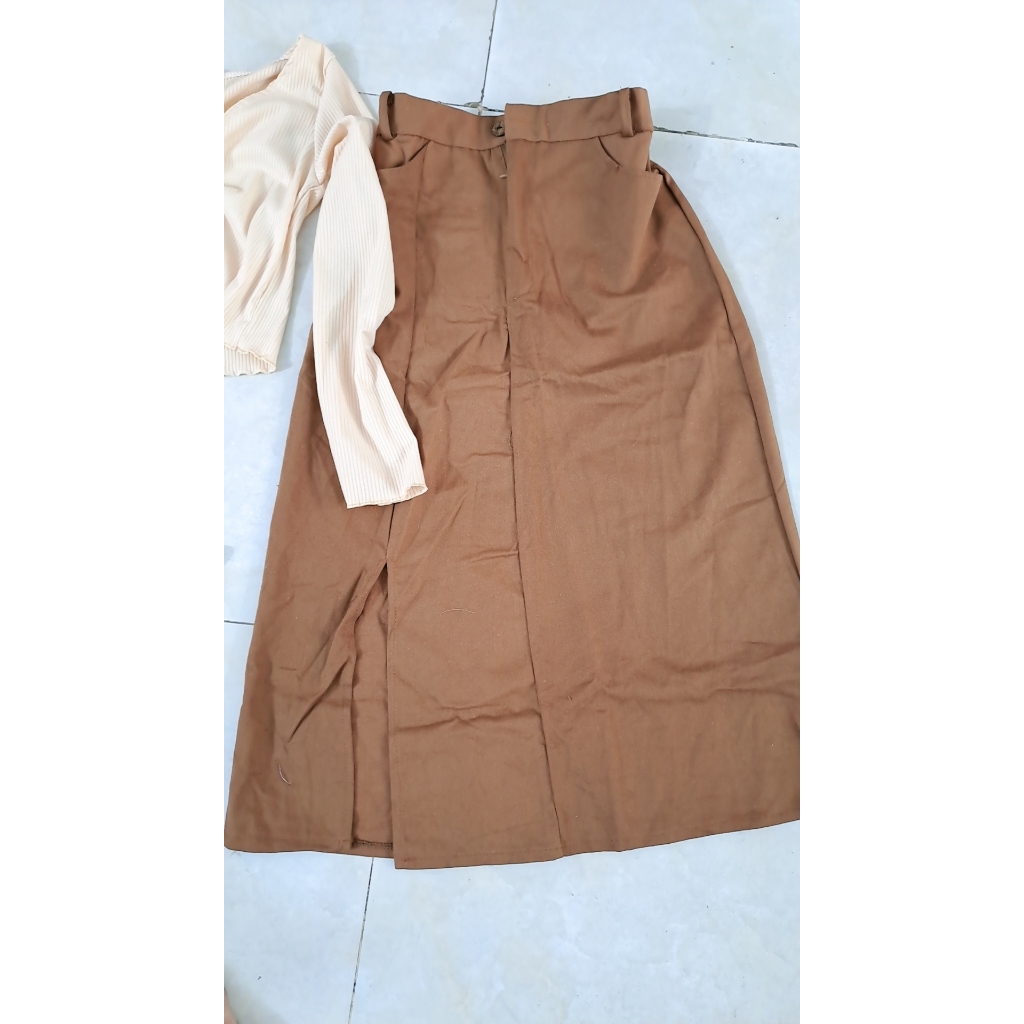 Set váy kèm áo khoác tay dài đính nút thời trang nữ sang chảnh chất kaki cổ dây không tay dáng chữ A xẻ lai maxi