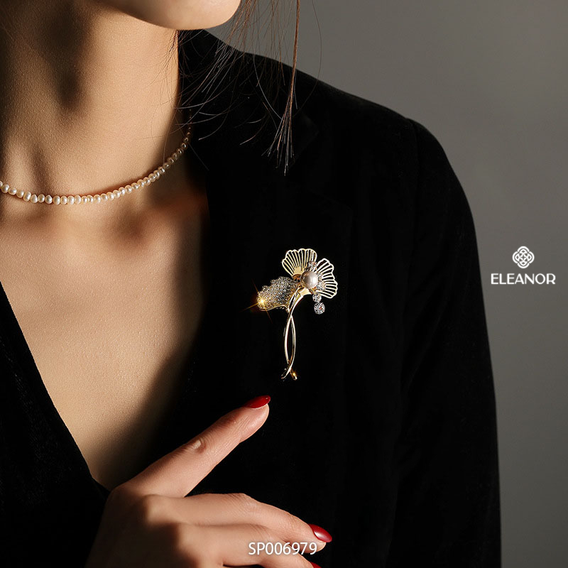 Ghim cài áo nam nữ Eleanor Accessories hình lá rẻ quạt đính đá phụ kiện trang sức thời trang 3738