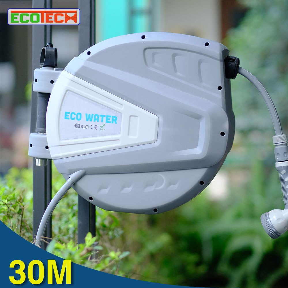 Vòi tưới cây tự động thu dây ECOwater: dây 3 lớp chống gập & rối, 2 đầu tưới, chổi tự làm sạch dây.