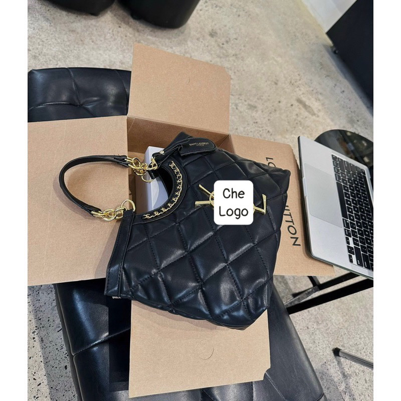 Túi công sở trần ô tag vàng size 27 da mềm lót nhung có dây đeo chéo