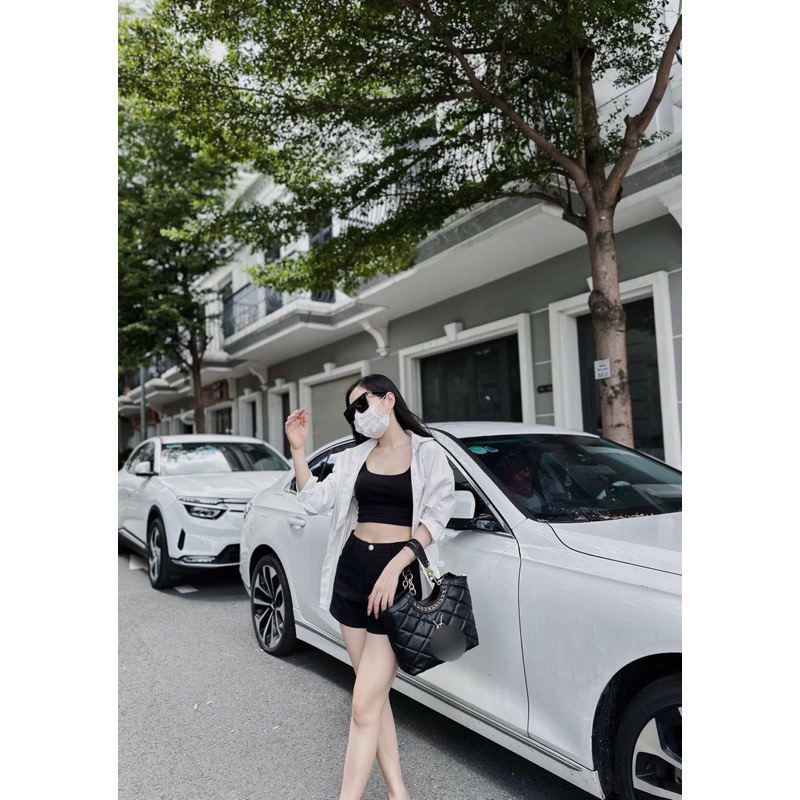 Túi công sở trần ô tag vàng size 27 da mềm lót nhung có dây đeo chéo