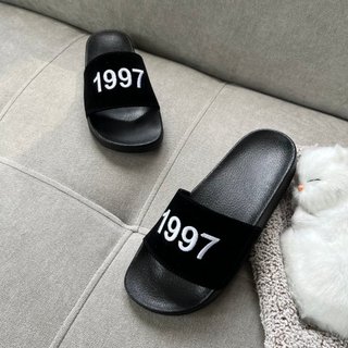 Dép năm sinh 1997,dép nam nữ qui nỉ thêu cực hot