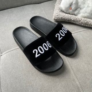 Dép nam nữ quai nỉ theo năm sinh 2006 thêu hot trend