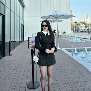 HOAIANH BOUTIQUE Đầm Dạ Kim Sa Phối Cổ Sơ Mi Dài Tay Đính Lông Dáng Ngắn Chiết Eo Váy Nữ Thanh Lịch Dáng Vest Sang Trọng