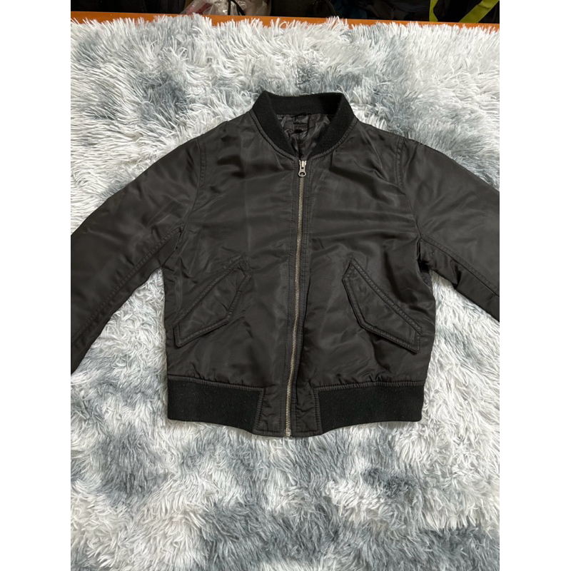Áo bomber Uniqlo size S màu đen used