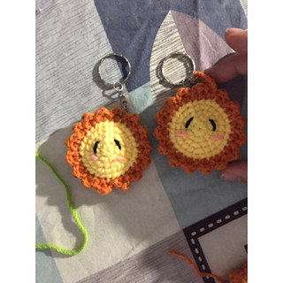Móc khoá len mặt trời - hàng handmade