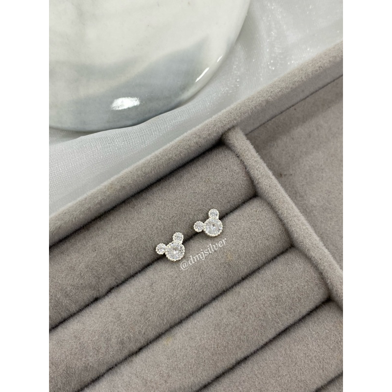 Bông tai mickey nhỏ xinh mẹ bé đeo được DMJ Silver
