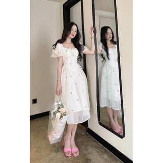 ĐẦM MIDI TRẮNG THÊU HOA CỔ U TAY PHỒNG NHÚN NGỰC