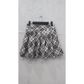 Chân váy dạ 2 lớp nữ eo 64cm, dài 41cm và eo 68cm.