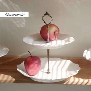 Hè.ceramic / kệ bánh sứ trắng 2 tầng. kệ bánh sứ màu trắng cao cấp 2 tầng.