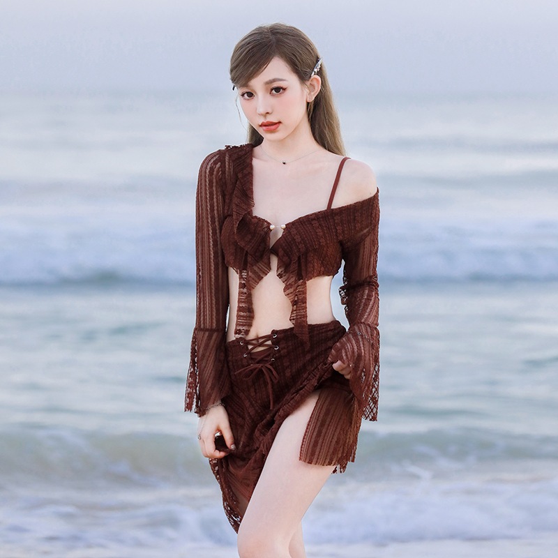 Bikini 4 mảnh set đồ bơi nữ đi biển du lịch kèm áo khoác chống nắng và khăn quấn eo sexy tôn dáng 22058 D7T3 | BigBuy360 - bigbuy360.vn