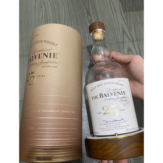 Vỏ chai rượu balvenie 25 năm
