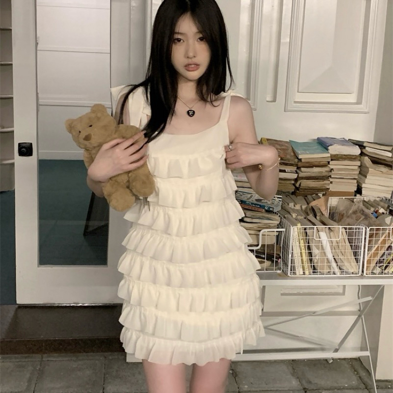 VIDEO ẢNH THẬT🖤váy hai dây tiểu thư cổ vuông xếp tầng viền lượn sóng xinh xắn đáng yêu ngọt ngào dễ thương