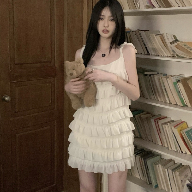 VIDEO ẢNH THẬT🖤váy hai dây tiểu thư cổ vuông xếp tầng viền lượn sóng xinh xắn đáng yêu ngọt ngào dễ thương