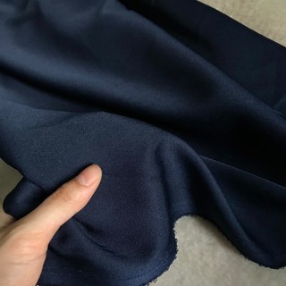 Vải tuýt si lụa xanh đen khổ 1m5 - chất dày vừa, đàn hồi 2 chiều - may đồ công sở, quần, chân váy