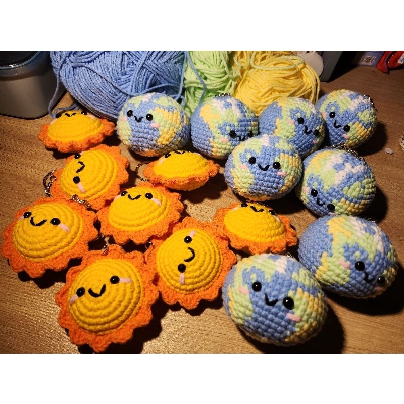 Móc khóa Trái đất & Mặt trời móc len