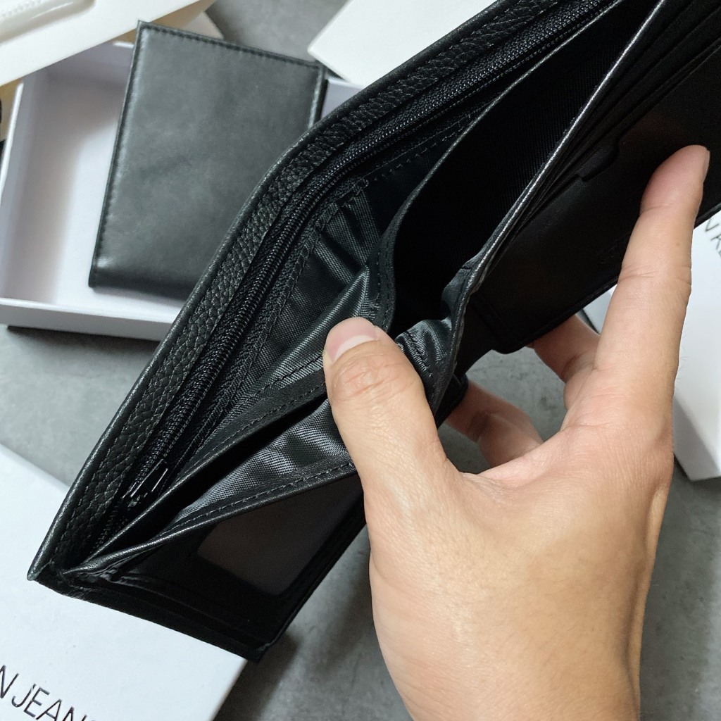 Ví ngắn nam sần logo nửa góc - V369