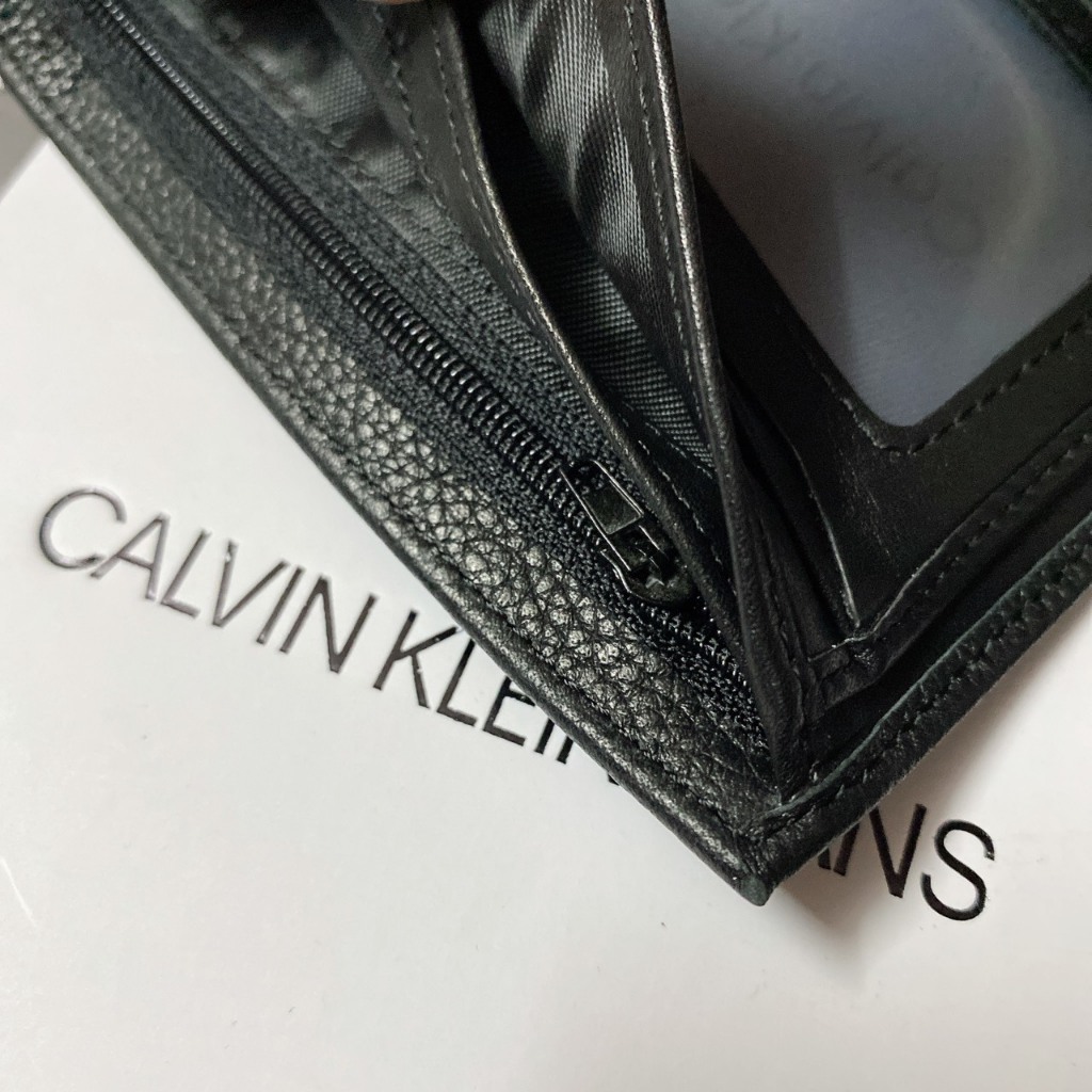 Ví ngắn nam sần logo nửa góc - V369