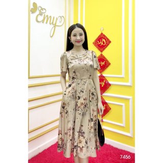 Đầm Công Sở EMY Cao Cấp Trung Niên Dáng Xoè Cổ Lục Giác Tay Ngắn, Thiết Kế Dự Tiệc Hoa Lụa Vân Pháp EM7456