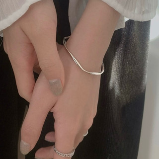 Vòng Tay Hở mạ bạc
