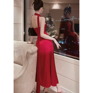 Đầm yếm cổ đổ