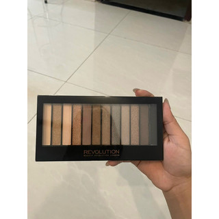 Bảng phấn mắt Makeup Revolution Iconic 1
