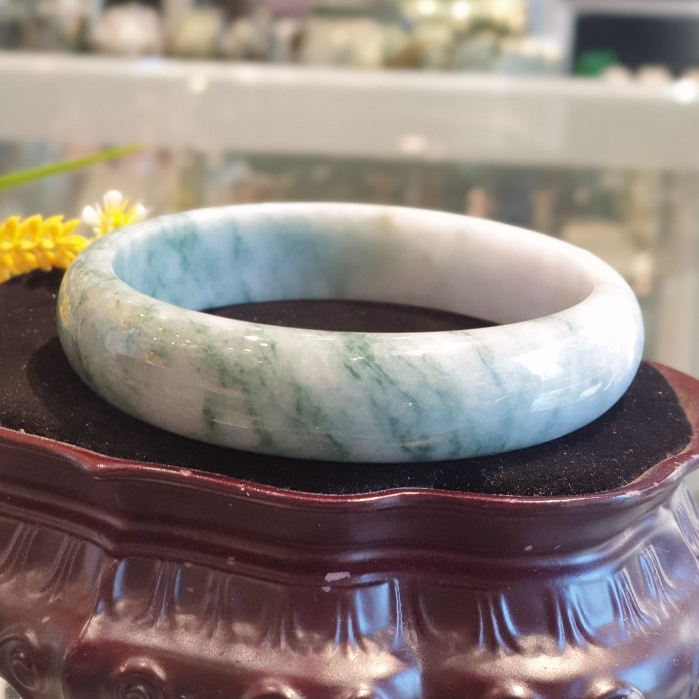 Vòng Bản Đeo Tay Ngọc Phỉ Thúy Vân Xanh Trắng Bản Dày (76.33g-6.7cm), Vòng Bản Đeo Tay Phong Thủy S6