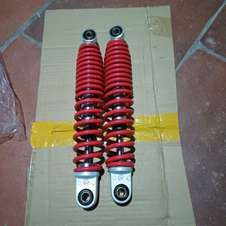 Phuộc,thụt sau màu đỏ lắp cho xe sirius..lắp zin theo theo xe ti 10li
