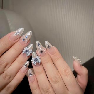 khuôn nơ làm nail