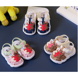 Giày sandal gấu tập đi đế cao su dẻo cho bé