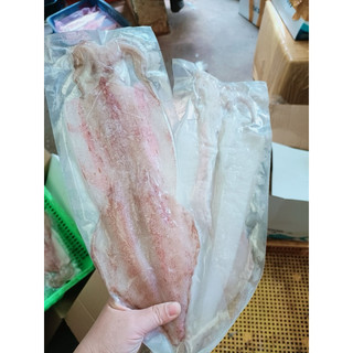 Mực ống xẻ 1 nắng size 4 con 1kg