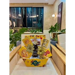 Giỏ quà tone đỏ đầy đặn