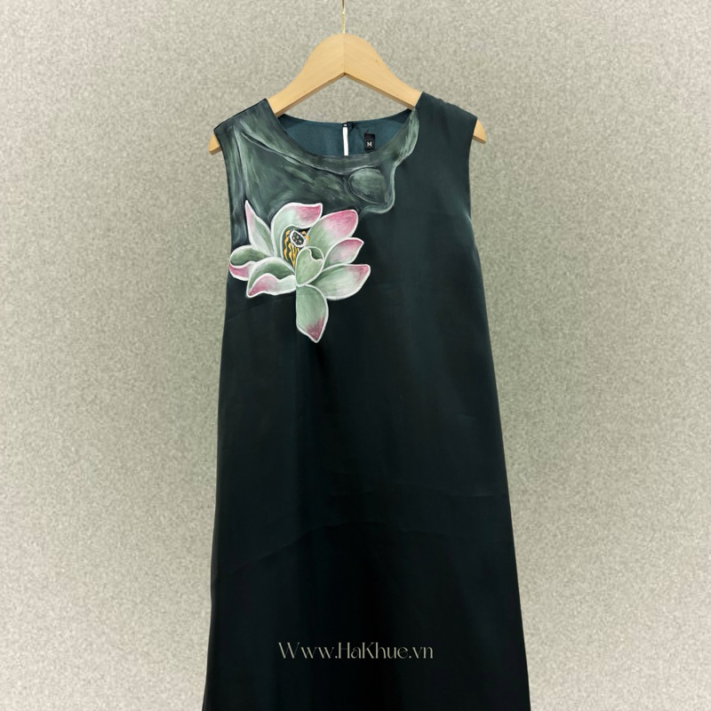 Đầm tơ sen vẽ tay thủ công