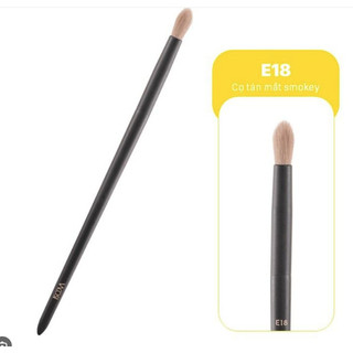CỌ TÁN PHẤN MẮT SMOKYVACOSI SMOKE & BLEND BRUSH - E18