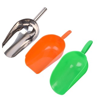 Xẻng gáo xúc cám xúc thức ăn cho vật nuôi gia xúc gia cầm