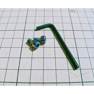 Óc Titan M4 Kèm Lục Giác Dùng Cho Tất Cả Các Loại Có M4 Thông Thường