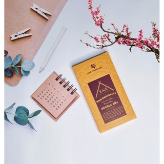 Sô cô la sữa, đen