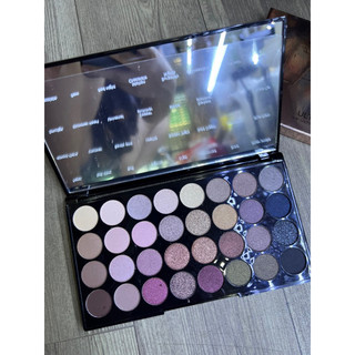 Bảng phấn mắt Makeup Revolution