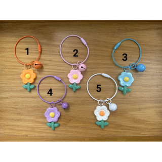 Móc khoá phối charm cành hoa