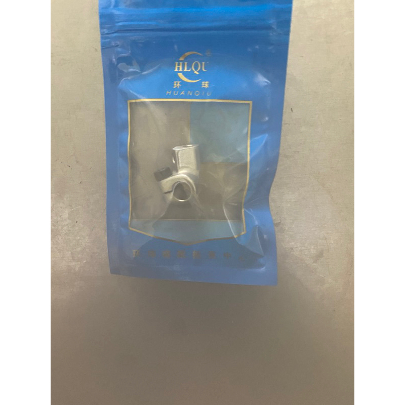 Củ bắt móc W600 máy trần đè