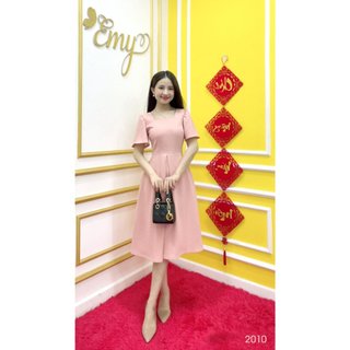 Đầm emy em2010 xoè hồng cổ vuông