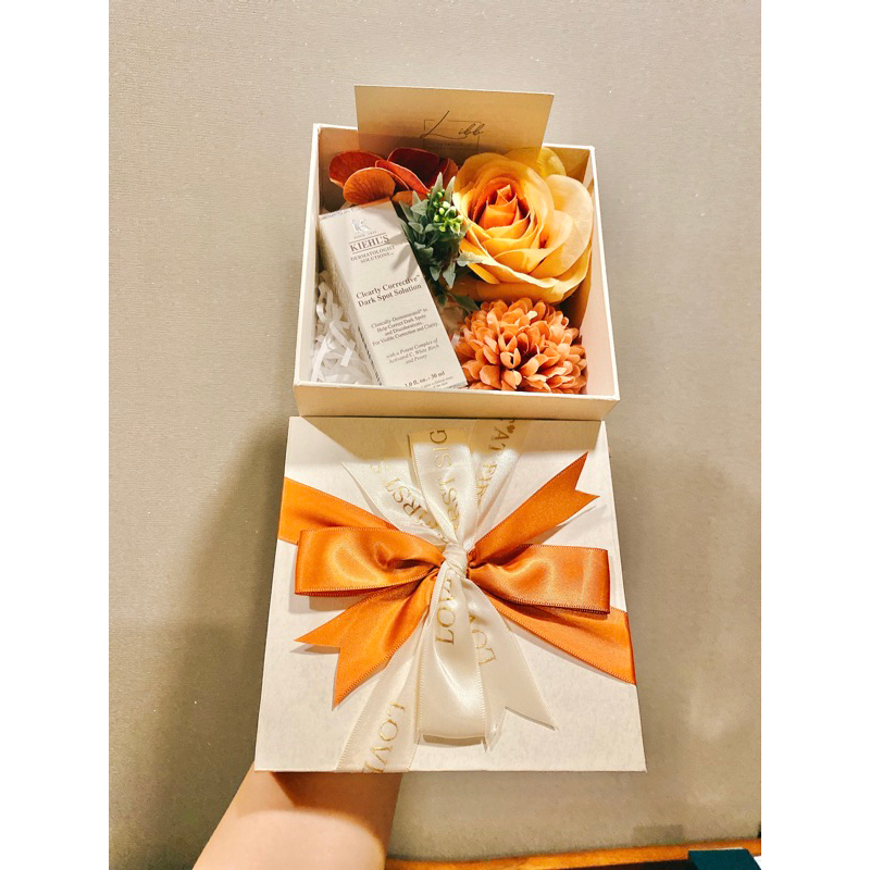 Hộp quà đựng son hoa mix chéo