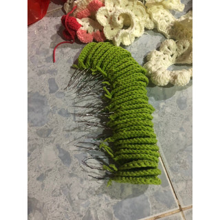 Lá Gắn Cành Hoa Len