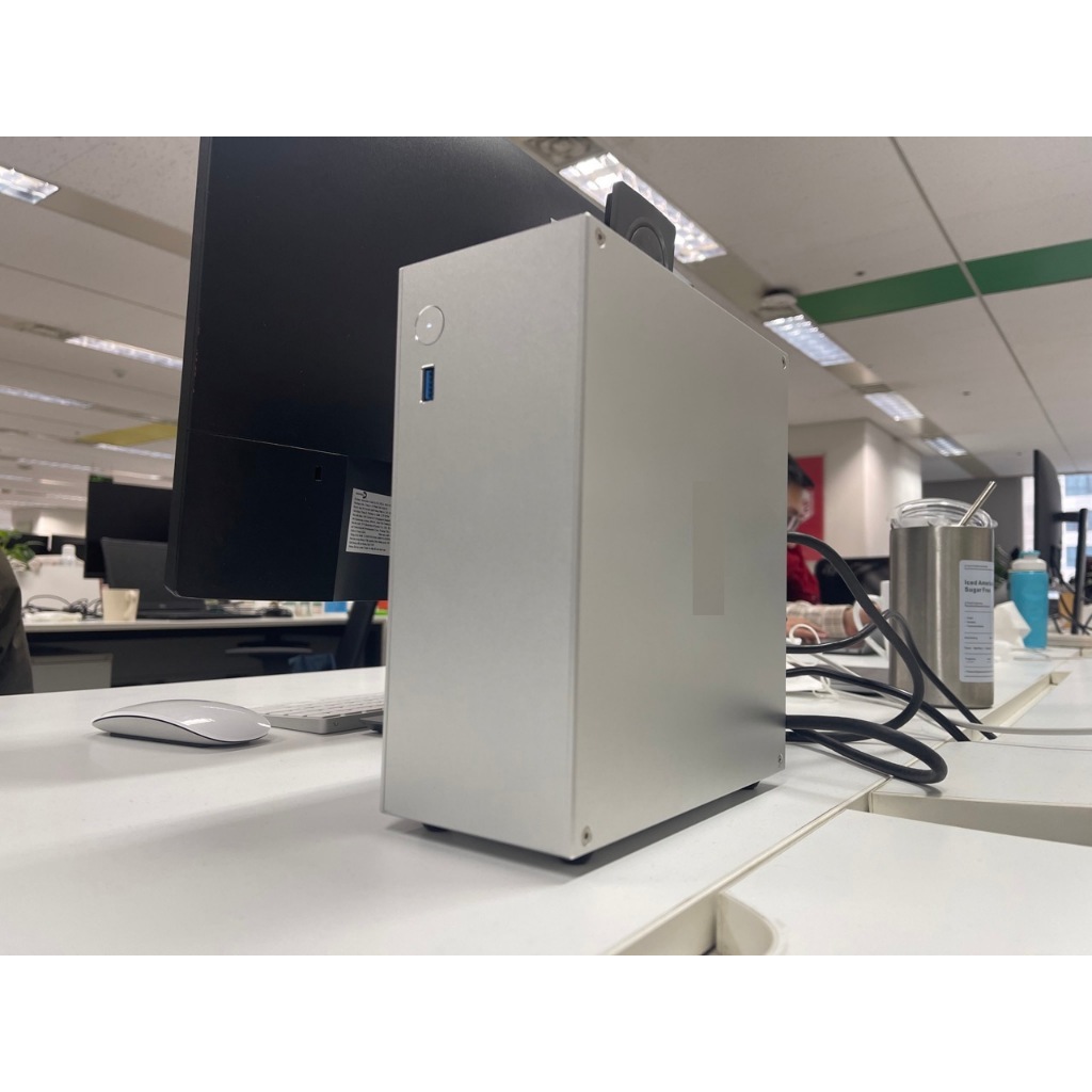 Cây máy tính Vendetta32 màu bạc cài sẵn hackintosh