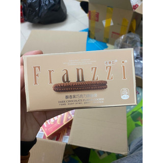 bánh franzzi