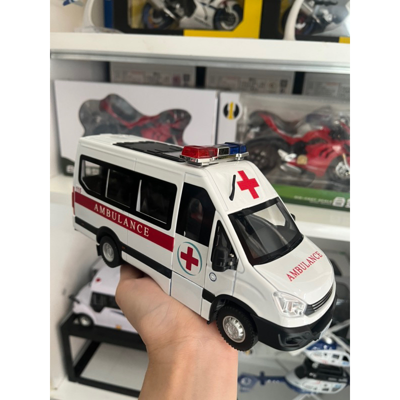 Xe cứu thương iveco tỉ lệ 1/24