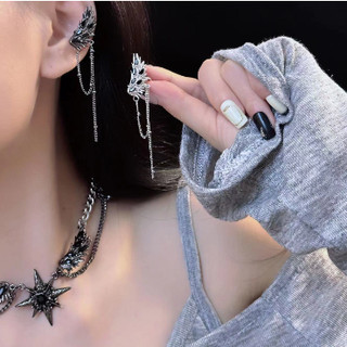 - khuyên tai kẹp cánh đính đá