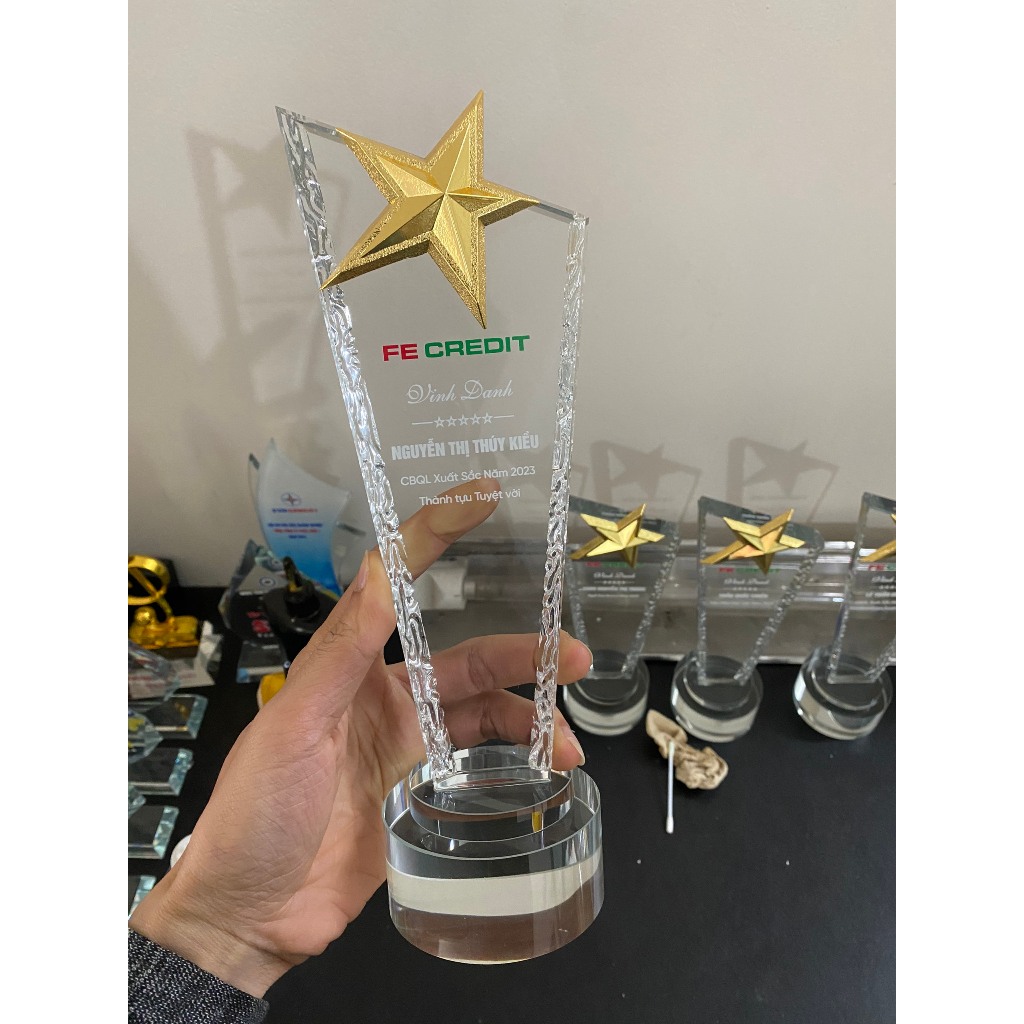 Cúp pha lê sao vát đế tròn