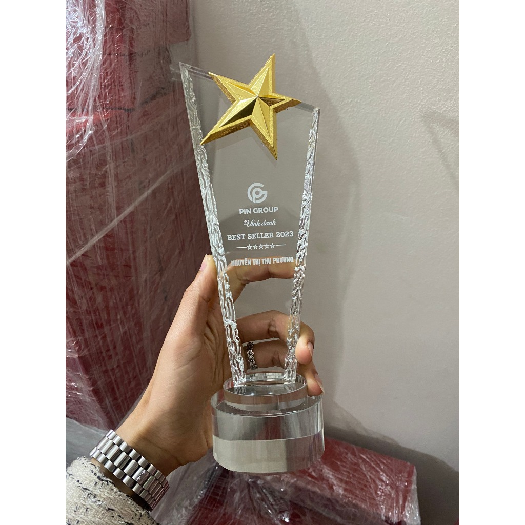 Cúp pha lê sao vát đế tròn