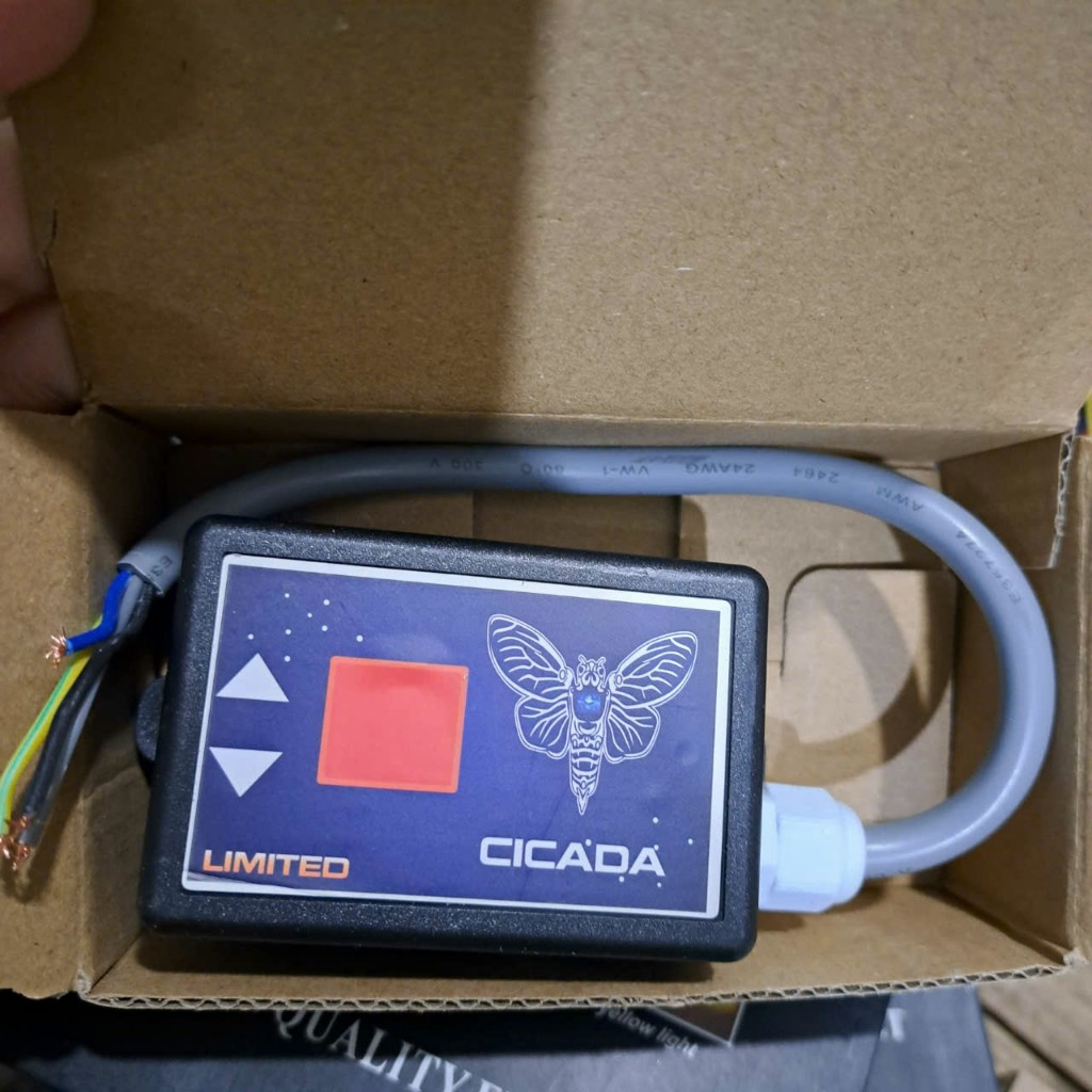 Nhại cicada dùng chung 12v 24v cho xe ô tô